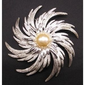 Vintage Sarah Coventry Flower Double Sunburst Brooch with Pearl Silver Tone